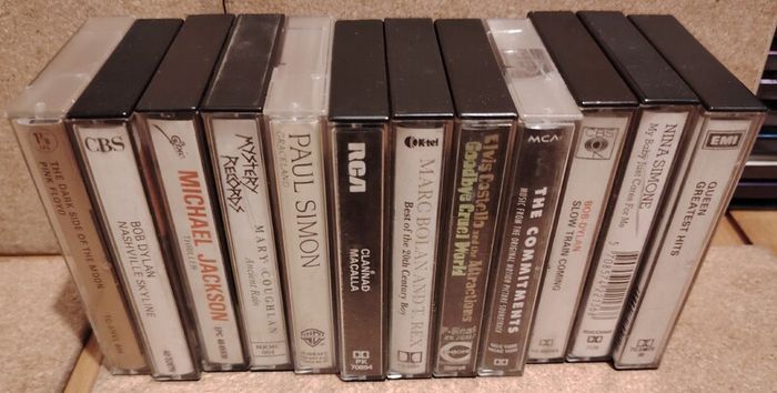 Classic Rock & Pop Cassette Collection - 12 Legends (Pink Floyd, MJ, Queen, Dylan)