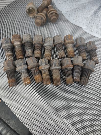 ford wheels nuts 17pieces