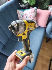 DeWalt impact driver dcf887