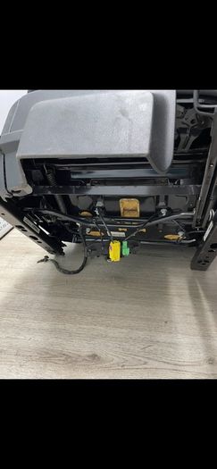 2011 Volkswagen Polo Front Seats