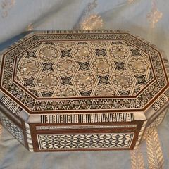 Octagonal inlaid wooden box with mother-of-pearl