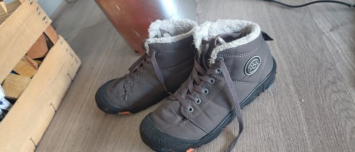 Children boots size EU 35 not much worn