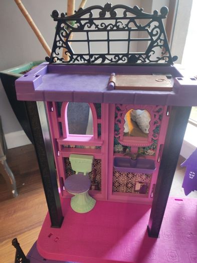 Monster High dollhouse