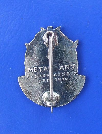 GREYDEANE SPORTS CLUB (Queenstown, South Africa) - a vintage membership badge (c.1950's)