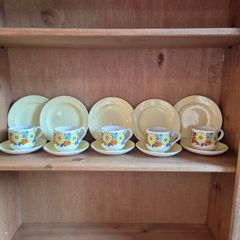 5 piece trio set of carrigaline pottery