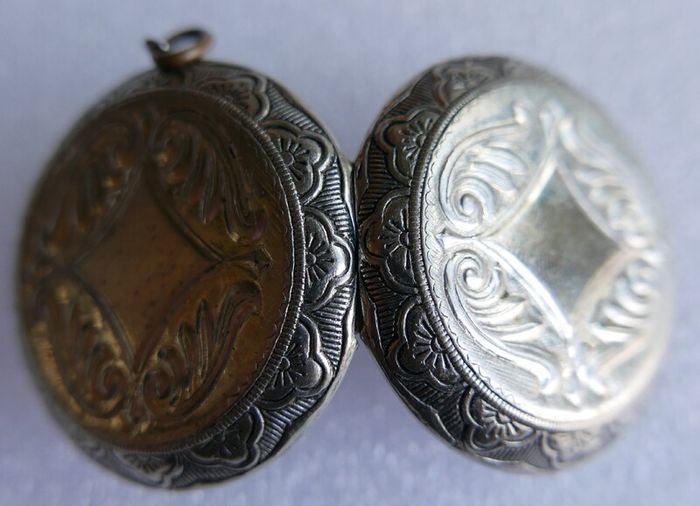 Vintage Photo Locket Pendant