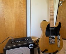 A Bundle of Squier Affinity Guitar + MOOER Amp Full Set
