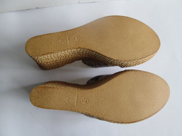 clothes shoes