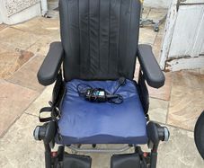 Electric wheelchair