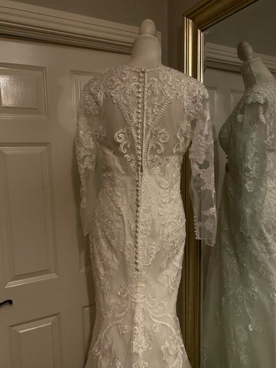 Wedding dress immaculate condition