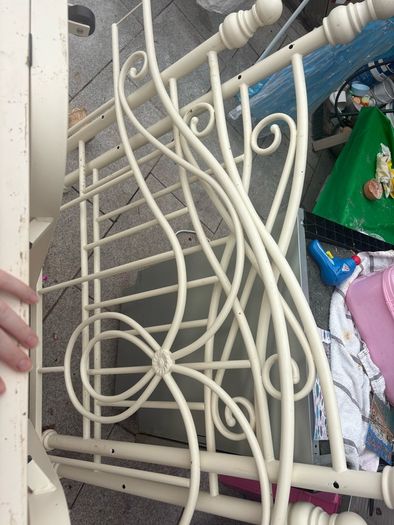 Free Cream Metal Daybed With Trundle