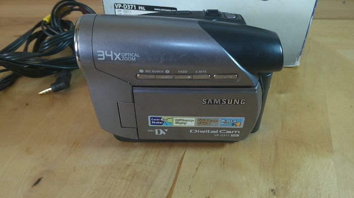 Samsung VP D371 MiniDV Digital Camcorder (PAL) Tested & Working Boxed with Accessories