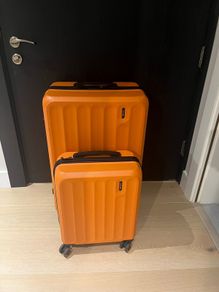 Stunning Suitcase Set Orange