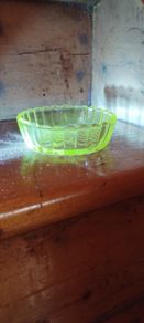 Manganese glass