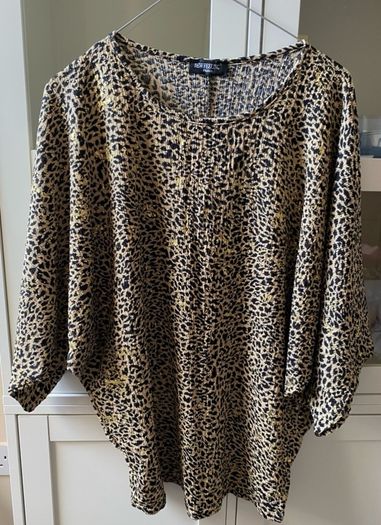 Leopard Print Glittery Top Batwing Sleeve BNWOT