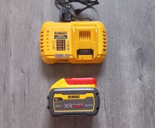 DeWalt 9ah/54v Battery & Charger