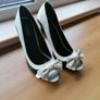 Women's Shoe's Cream NEW and Black NWT SIZE 6 EUR 39 Image 3
