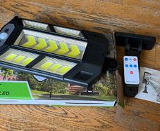 Solar LED with motion sensor, 2200mAh 18650