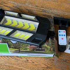 Solar LED with motion sensor, 2200mAh 18650