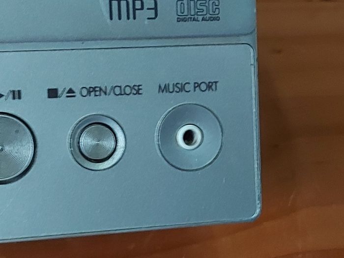 Panasonic SA-EN28 CD Stereo Music system, Radio, CD, MP3, all working perfect and in very good condition, with 2 Panasonic speakers Model SB-EN28