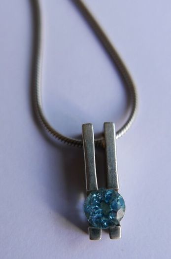 Vintage 925 Sterling Silver Pendant with Blue Stone on chain