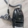 Miele vacuum cleaner. Image 2