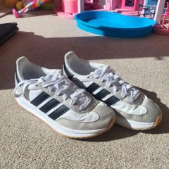 Adidas runners size 4.5