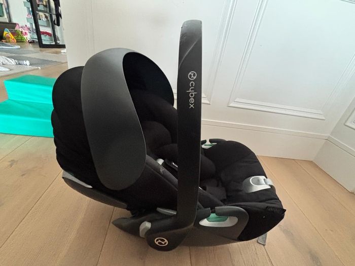 Uppababy Vista 2 Travel System and Cybex Car Seat