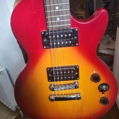 Epiphone Les Paul Special II plus case.