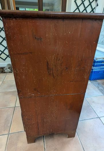 Bow fronted chest of drawers