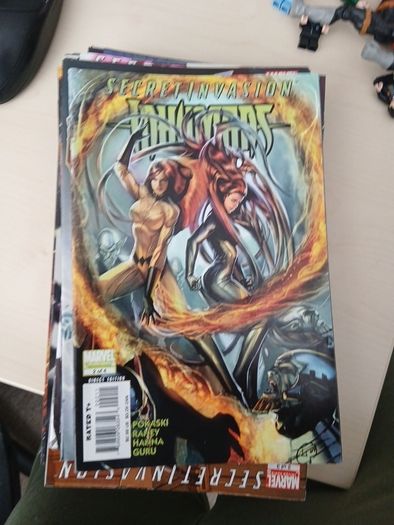 75 Secret Invasion cross over comics