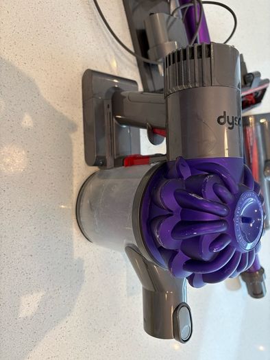 Dyson V6 Animal Hoover