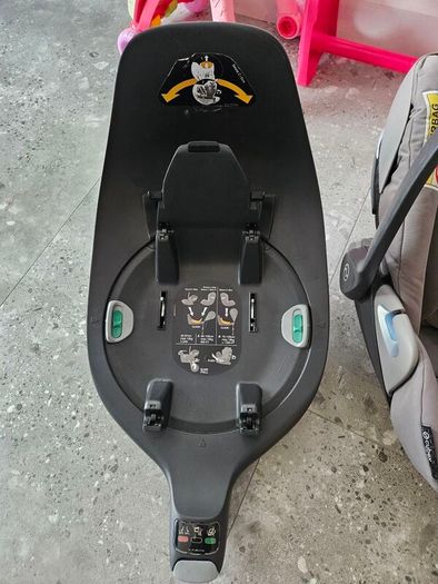 Cybex Cloud Z i-Size Infant Car Seat + Base Z - 360 Rotation - Excellent Condition
