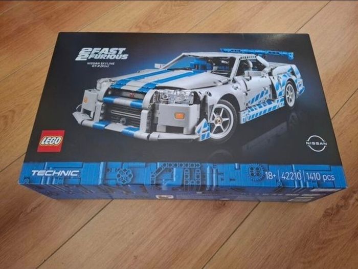 LEGO Technic 42210 2 Fast 2 Furious Nissan Skyline GT-R (R34)