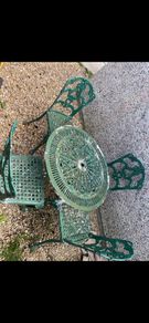 garden table & chairs