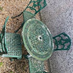 garden table & chairs