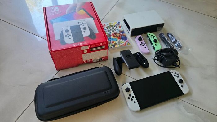 Nintendo Switch Oled + extras