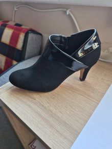 ladies footwear