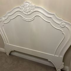 french head board