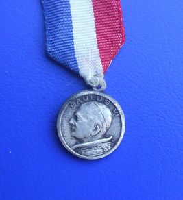 POPE PAUL VI (papacy 1963-1978) - a vintage Vatican souvenir medal with original ribbon (1960s)