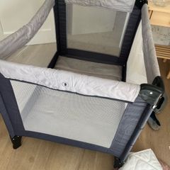 travel cot