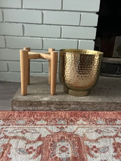 plant pot and stand