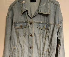PrettyLittleThing Distressed Denim Jacket Size M