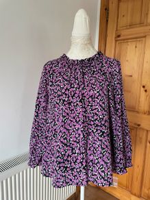 Dunnes floral print top size 18 New with tags