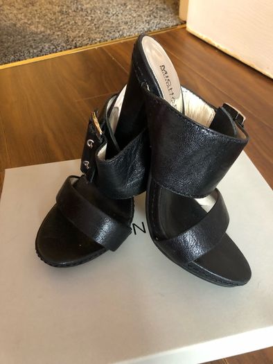 Michael Kors shoes new ,size 7M