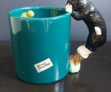 Fabulous Collectable Vintage Hand-Painted 3-D Cat and Frog Mug by Bergschrund, Seattle, USA, from 1991, Display Only Due to Hairline Crack