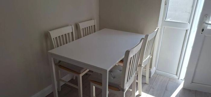 Dining Table + 4 Chairs