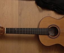 Guitar 1/2 size