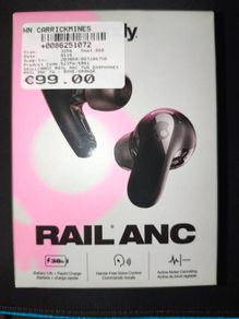 Skullcandy earphones