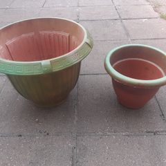Free plant pots